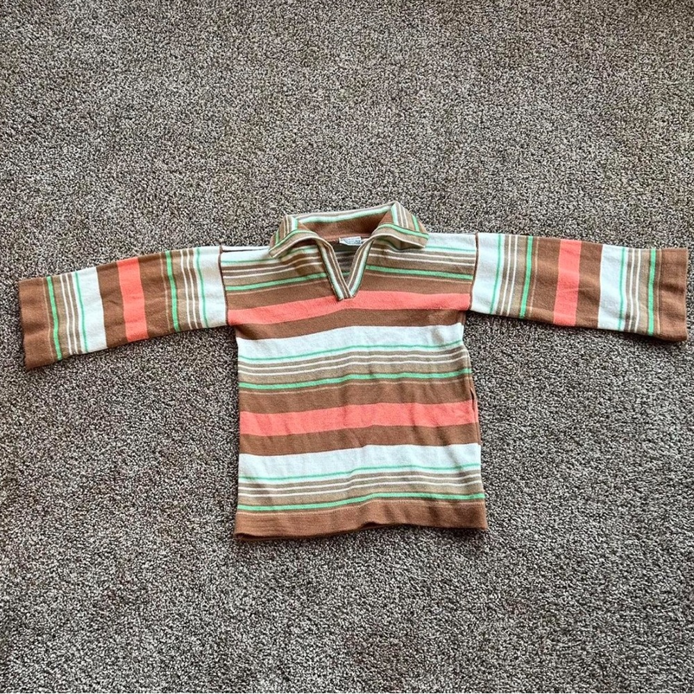 Vintage sweater. Size medium.